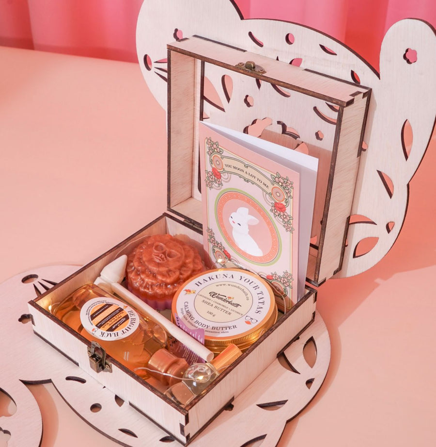 The Moon Palace Lantern Gift Set